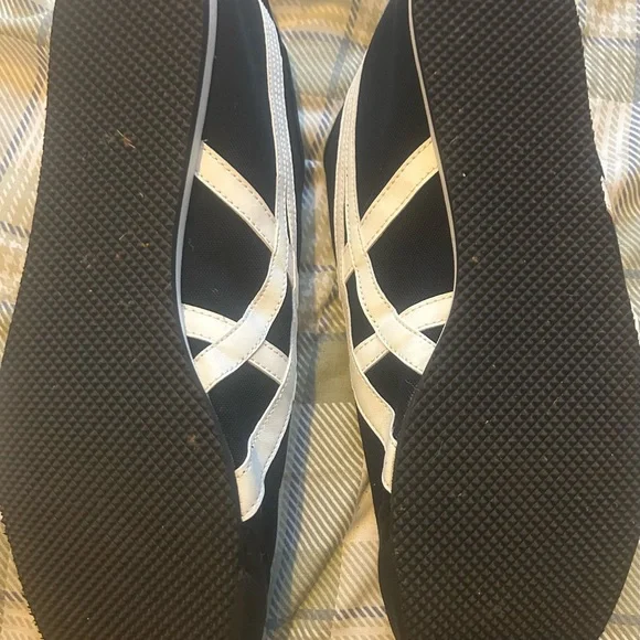 Onitsuka Tiger by Asics Black and White Sneakers - Picture 4 of 5